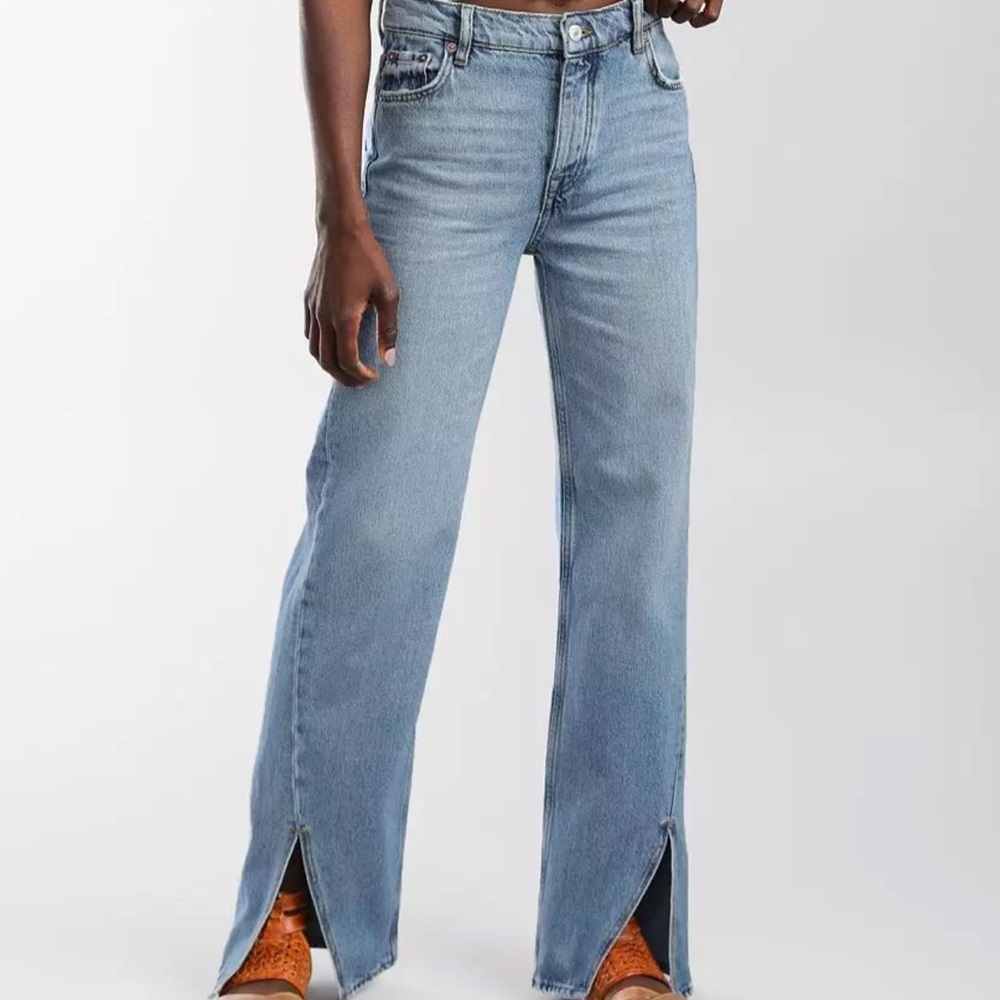 Free People Light Wash long line Straight Leg split hem jeans